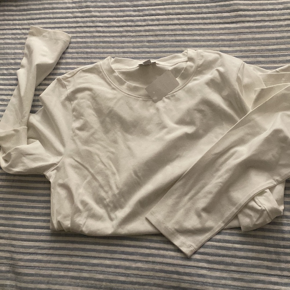 NWT Long-sleeve crewneck maternity tee Size Large - Picture 3 of 4